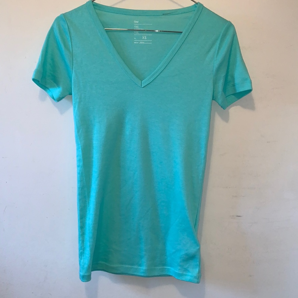 Gap Woman’s XS SS Aqua V-Neck The Modern T